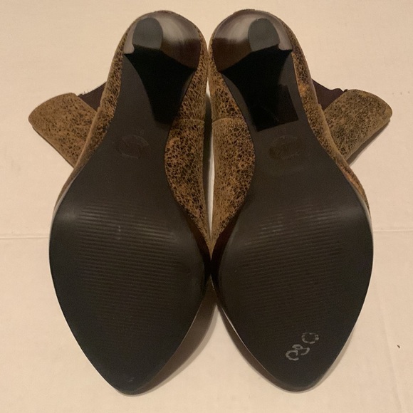 Michael Kors Heeled Boots - Picture 4 of 7